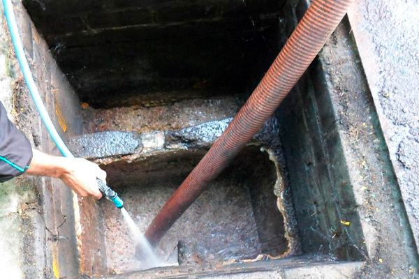 Limpeza de caixa de gordura